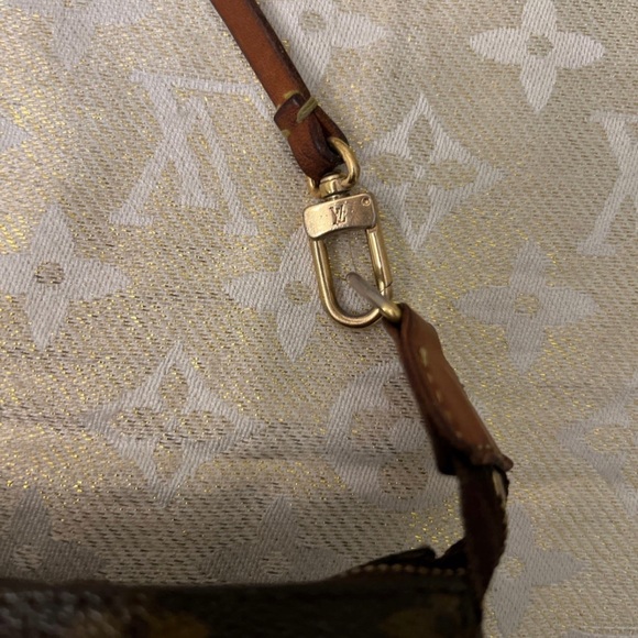 SOLD Louis Vuitton Monogram Pochette ❤️ - Picture 9 of 10